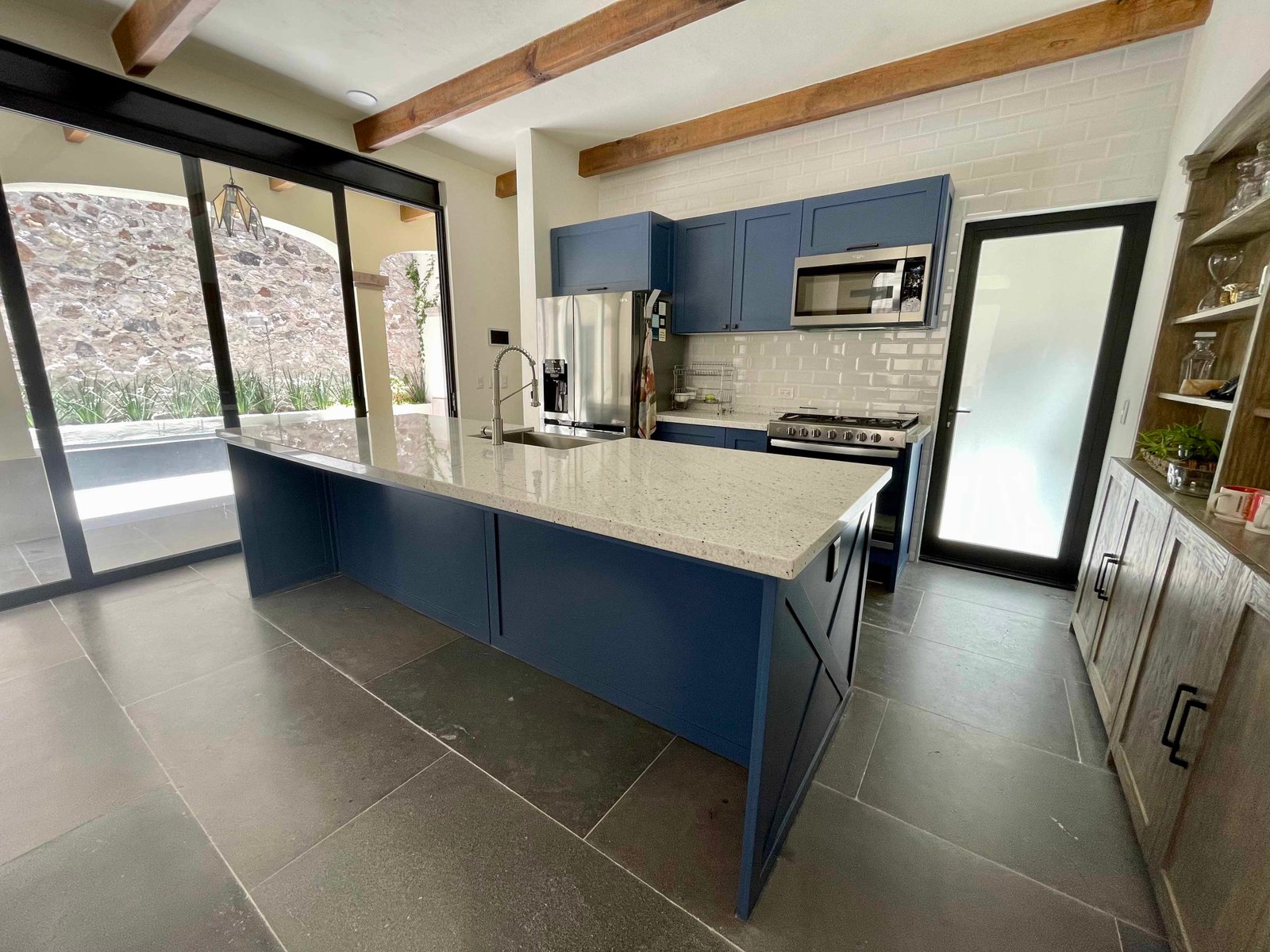 Modern Minimalist Kitchen